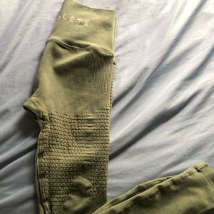 Alphalete Leggings